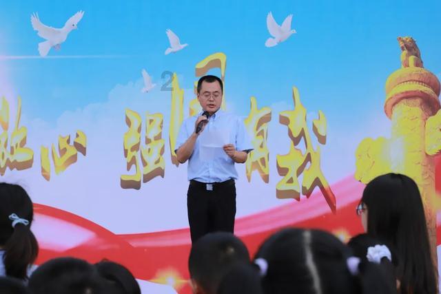 发现惊人冷知识！| 王明同学是个有名的暴脾气这天活动课上因为有个同学不小心碰脏了她的衣服我应该怎么劝说他？ 冷知识分享平台